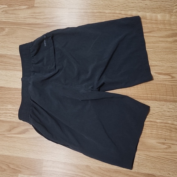 Travis Mathew ZIPLINE ACTIVE SHORT 7.5 IN size small - Picture 7 of 10